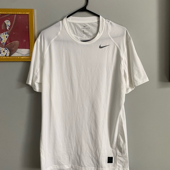 Dri-Fit Nike Top - Picture 1 of 3